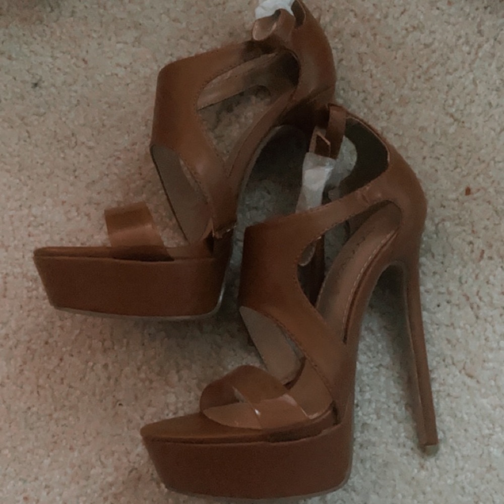 Camel Heels New In Box - Picture 4 of 7